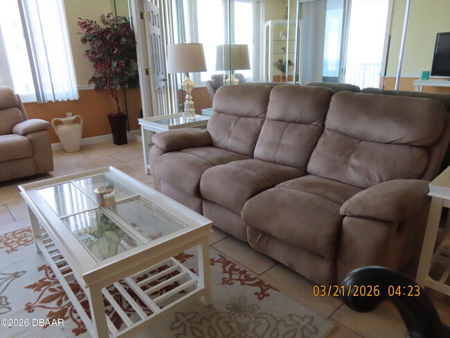 Building Photo - 3043 S Atlantic Ave