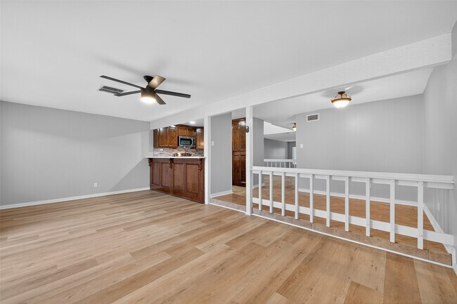 Building Photo - 11504 Village Pl Dr