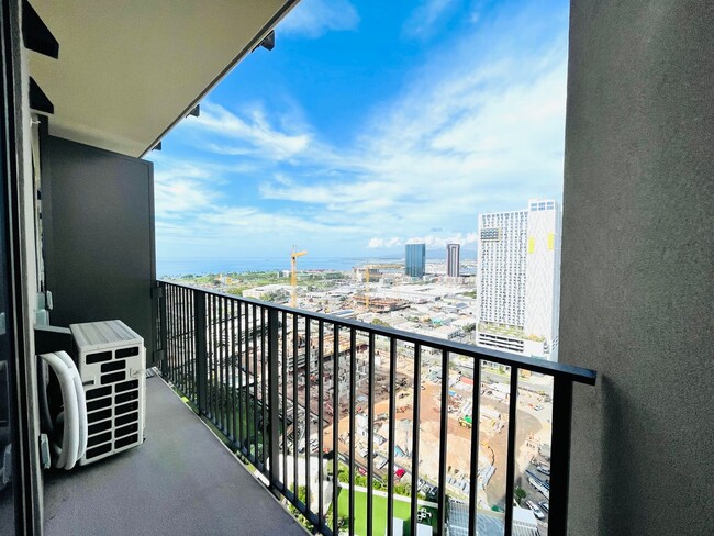 Building Photo - READY TO MOVE IN 1 bed, 1 bath Unit in A'a...