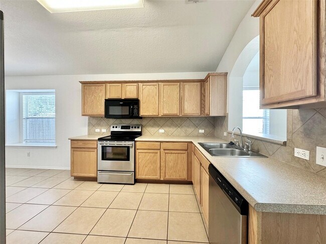 Building Photo - 1015 Aiken Dr