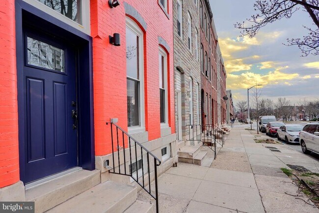 Building Photo - 1715 N Broadway