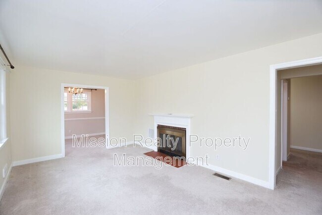 Building Photo - 8707 Mapleton Rd