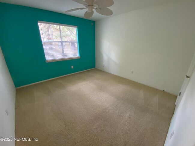 Building Photo - 11 Arbor Club Dr