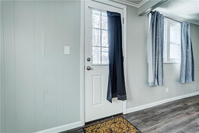 Building Photo - 1070 Gravel Rd