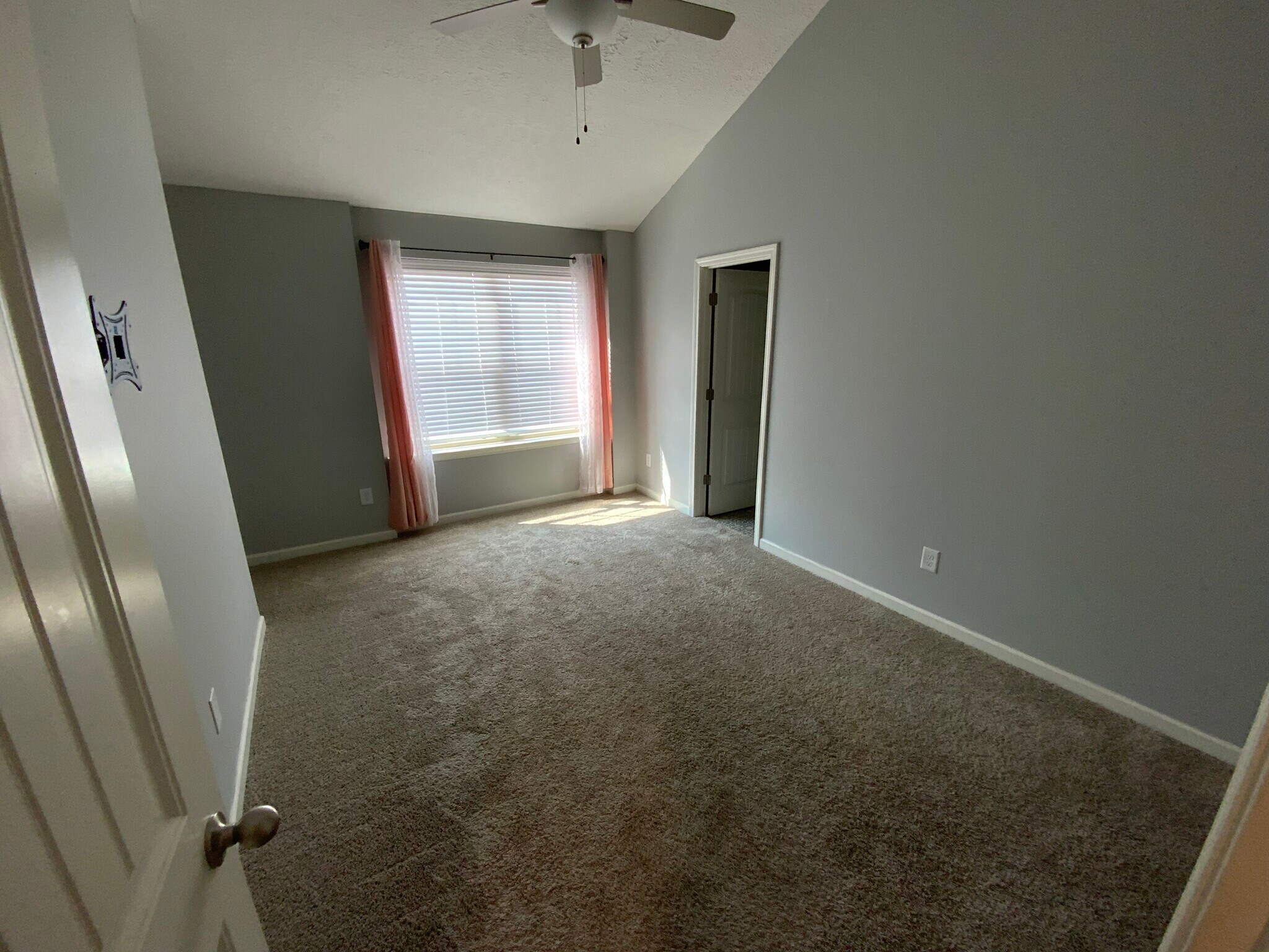 Bedroom 1 - 3037 Utah St