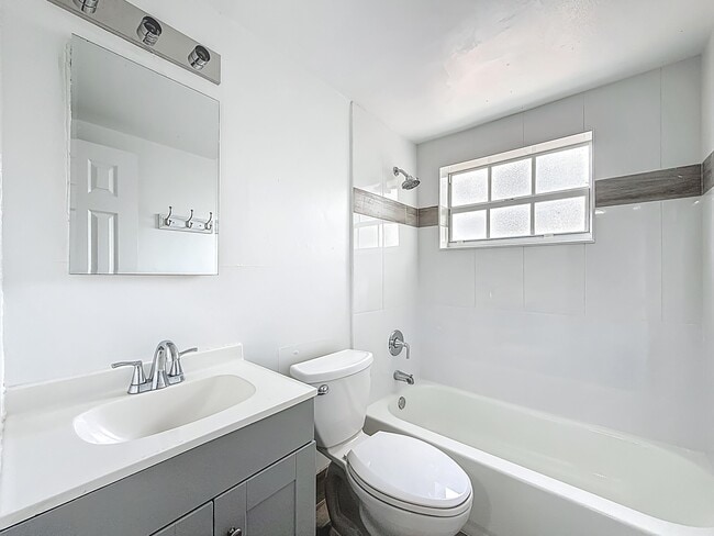 Building Photo - 337 Kenilworth Blvd