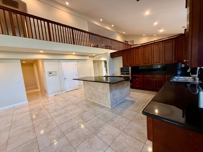 Building Photo - 9 Rooms  6 Bedroom 4 baths Granite Kitchen Executive Home For $5990