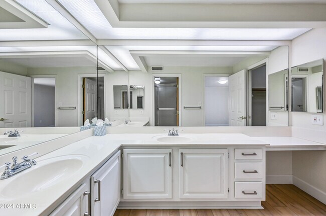 Building Photo - 17404 N 99th Ave