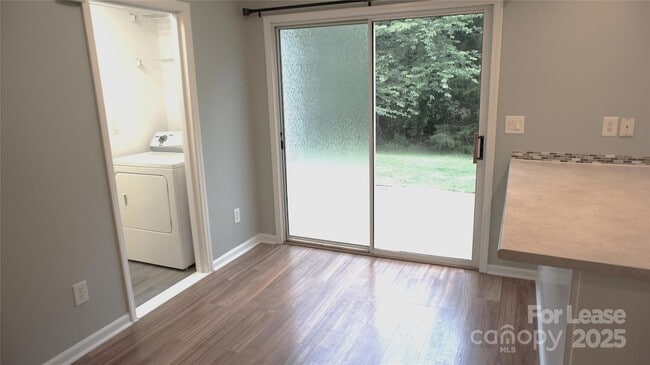 Building Photo - 10930 Kinston Ridge Pl