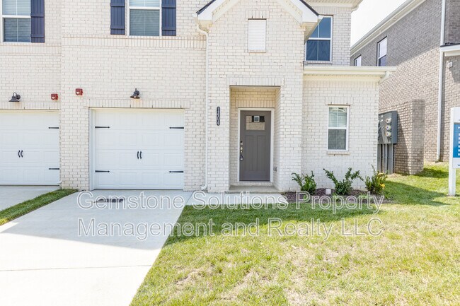Building Photo - 204 Douglas Bend Rd