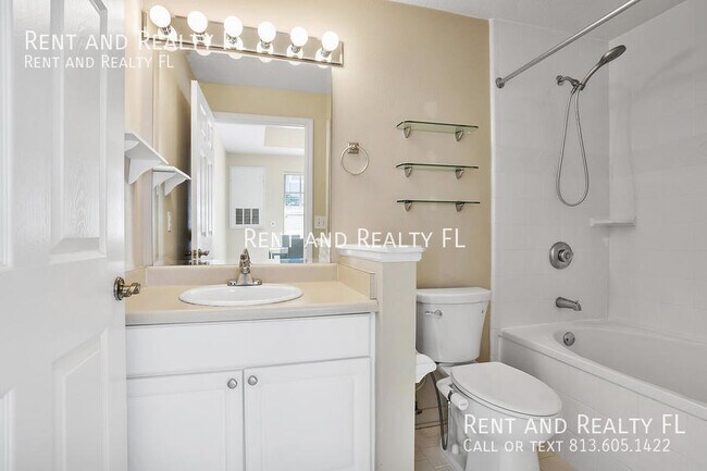 Building Photo - **A UNIT IN THE DYNAMIC AREA OF HYDE PARK**