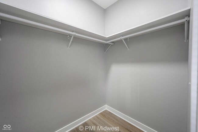 Building Photo - 1825 Montcalm St