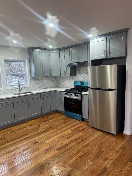 Building Photo - 148-18 Huxley St