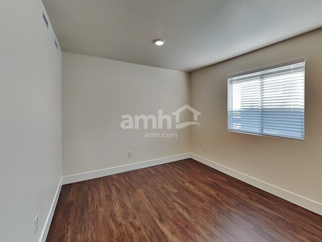 Building Photo - 6550 Spriggel St