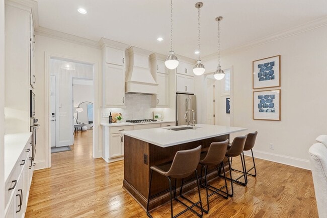 Building Photo - 1036 Clifton St