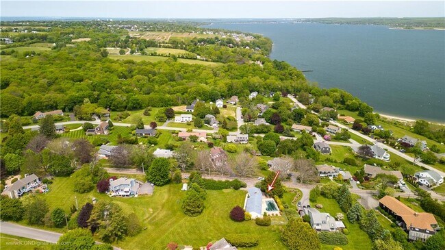 Building Photo - 501 Sandy Point Ave