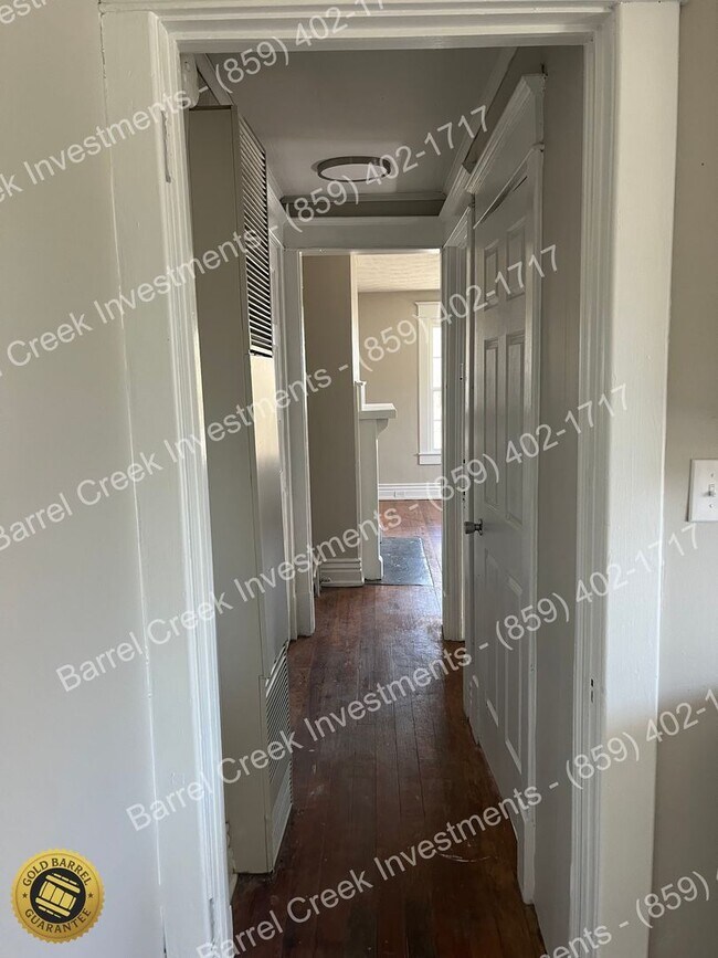 Building Photo - 224 E Poplar St