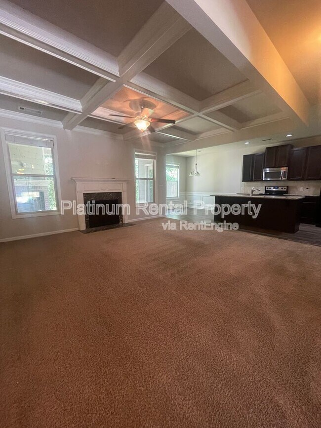 Building Photo - 7350 Silk Tree Pt