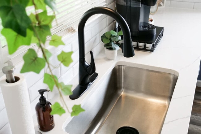 Building Photo - 415 Short St