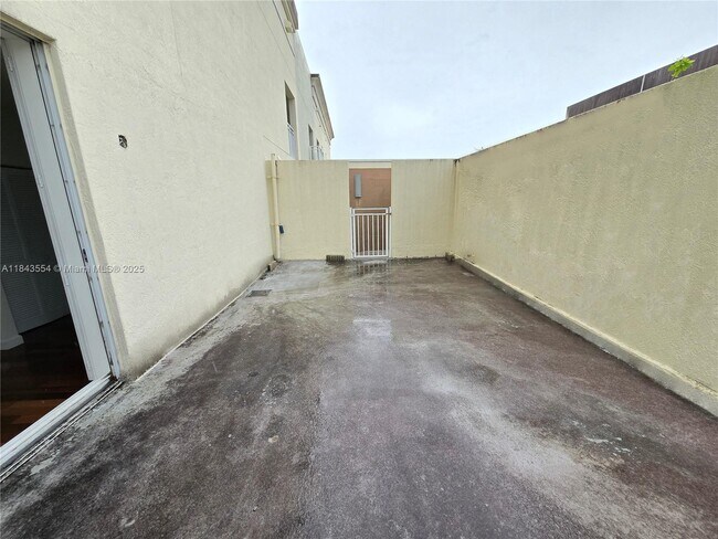 Building Photo - 7275 SW 89th St