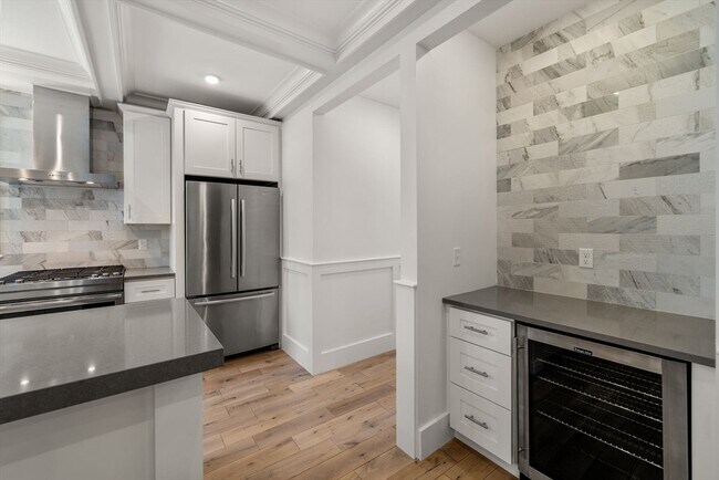 Building Photo - 36 Trull St