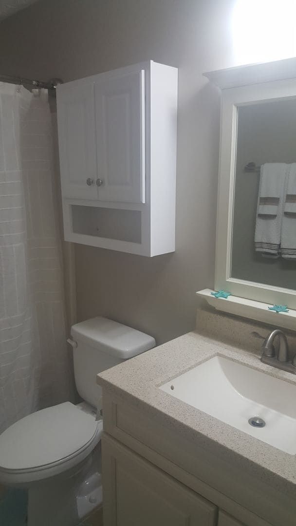 Building Photo - Nicely furnished 2 bedroom condo in River Oaks