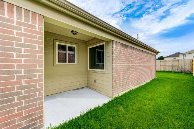 Building Photo - 14839 Fir Knoll Way