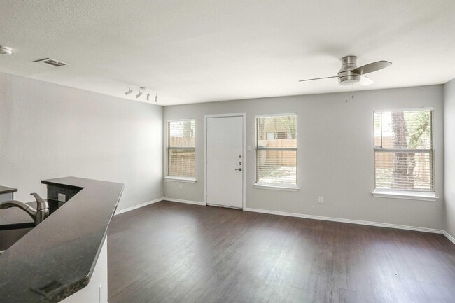 Building Photo - 9614 Nightjar Dr