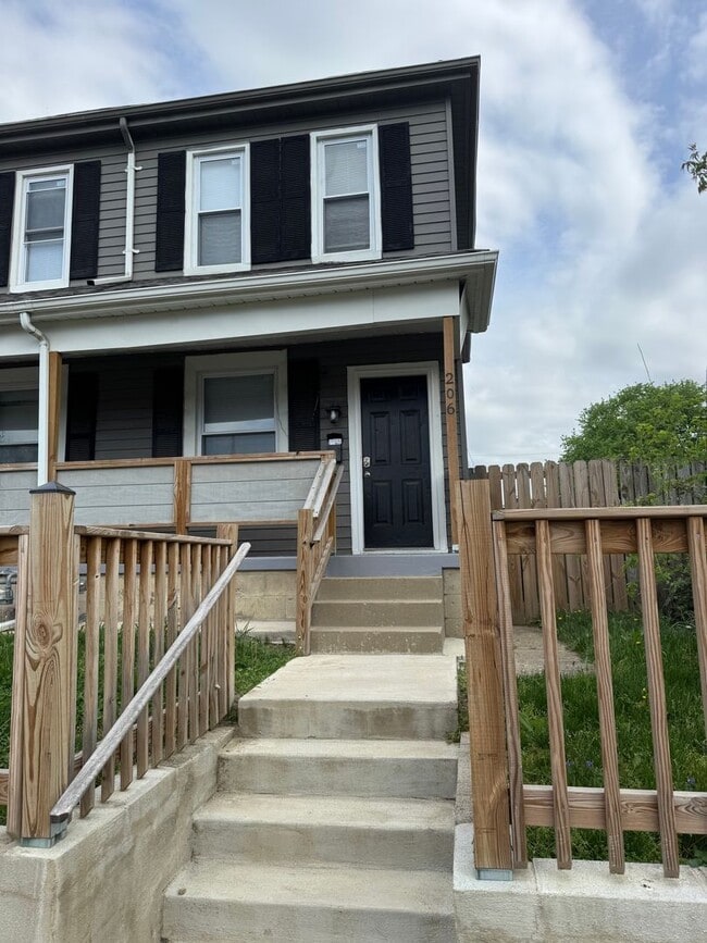 Building Photo - 204-206 E Woodrow Ave