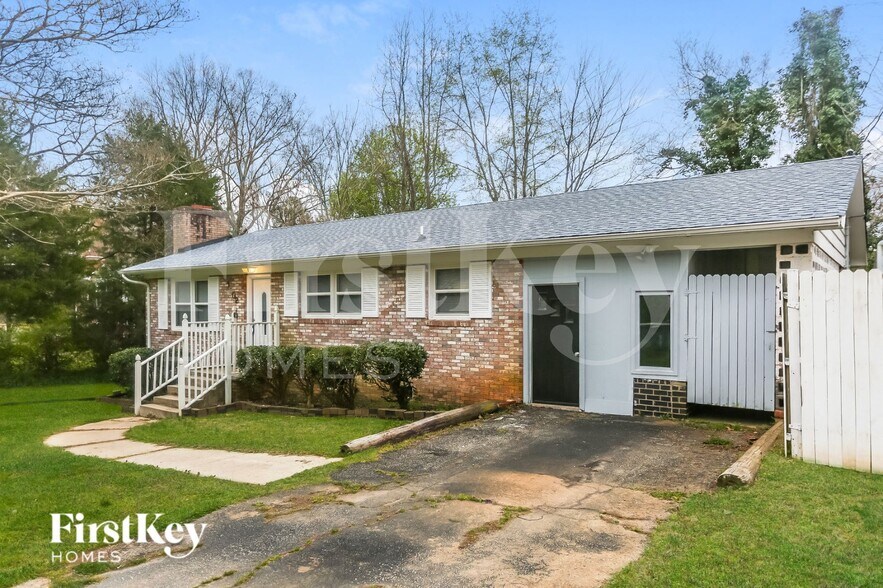 Building Photo - 1502 Kingston Dr