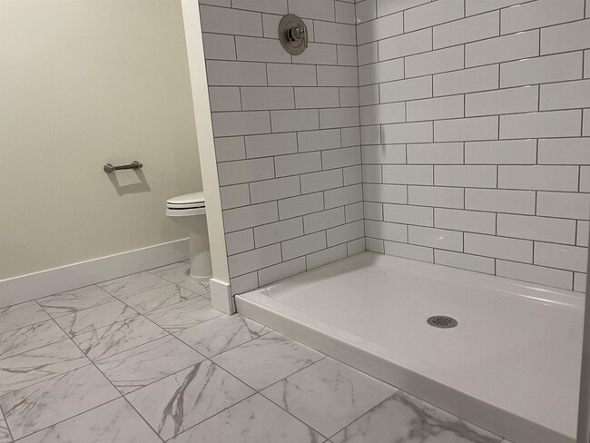 Building Photo - 15 Suffolk Rd