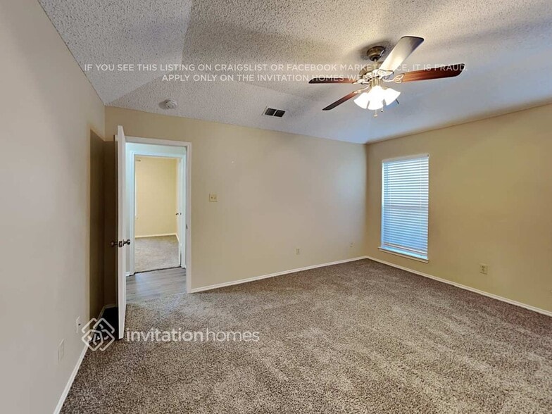 Building Photo - 305 Iberis Dr