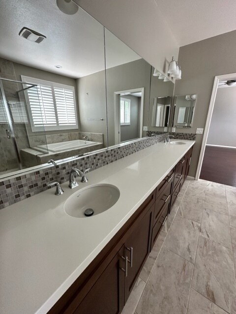 double vanity master bathroom - 17032 Cantlay St