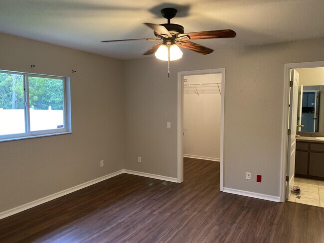 Building Photo - 3928 Champagne Ave