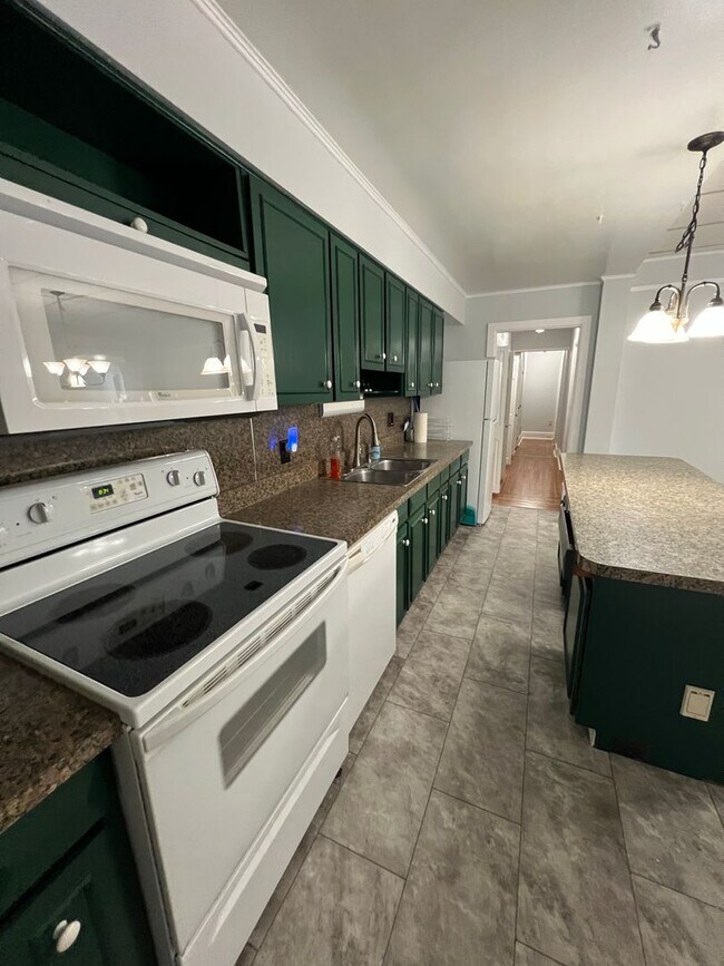 Building Photo - 815 Madison Ave