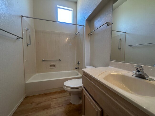 Building Photo - Sun City Summerlin 2 Bedroom