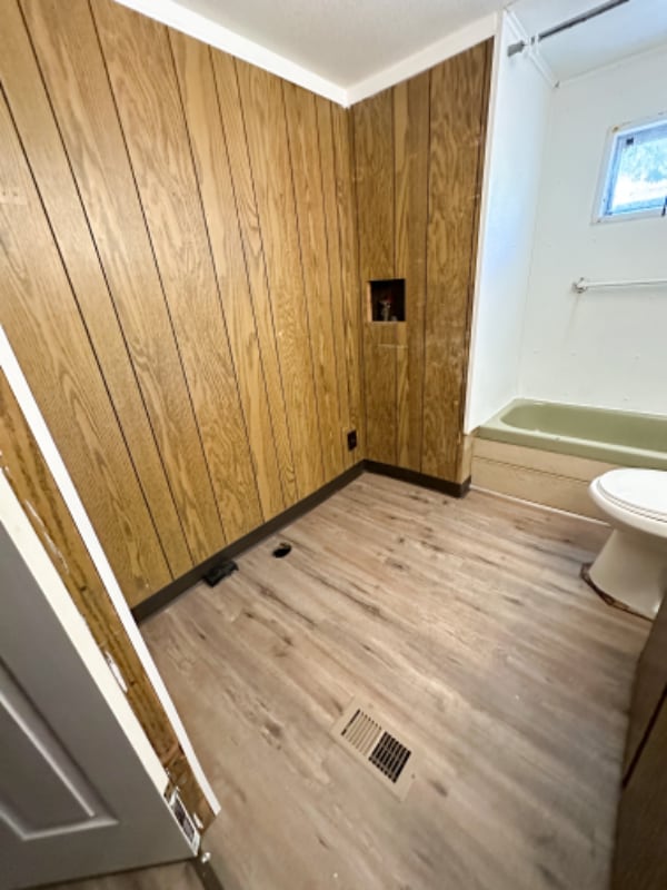 Building Photo - 2006 10th Ave N