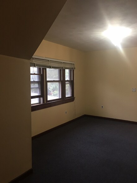 Building Photo - 66 Ashley St