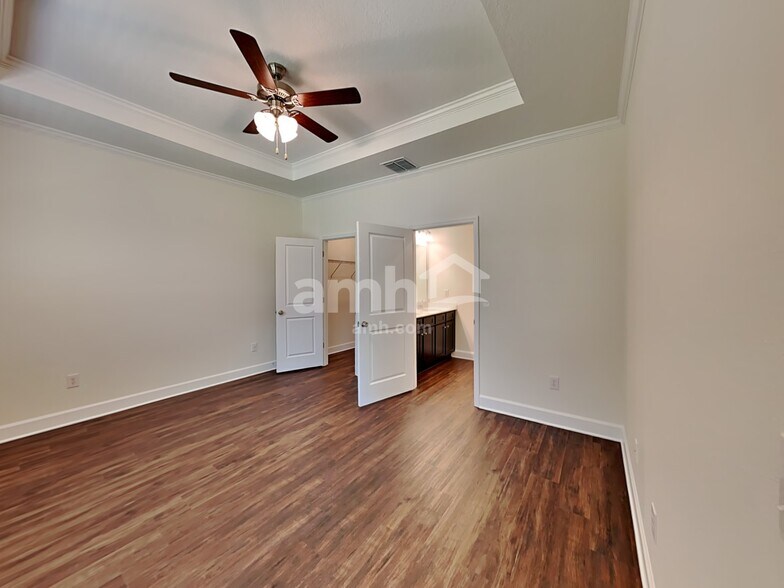 Building Photo - 1105 Walden Pond Dr