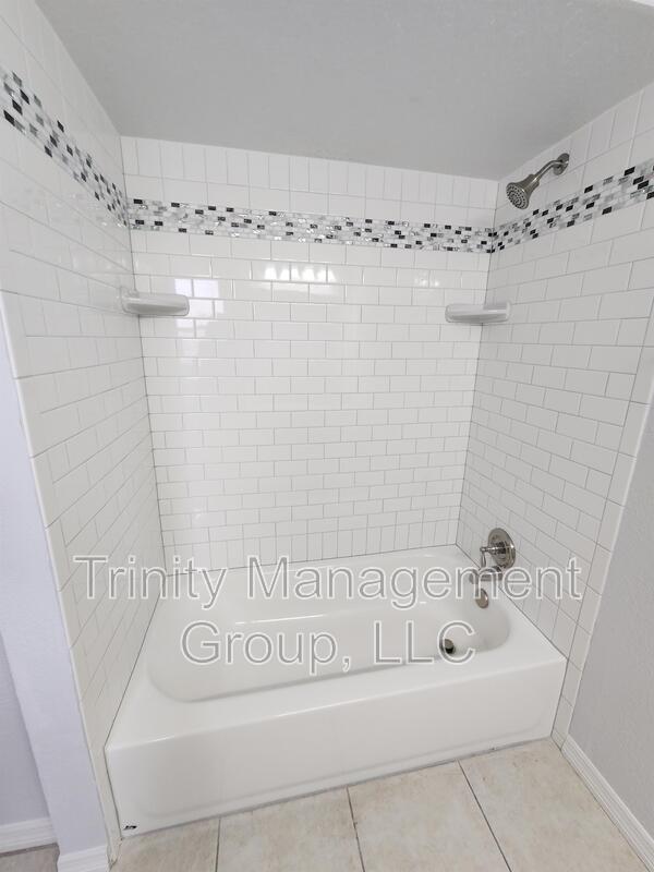 Building Photo - 13496 Wilburton St