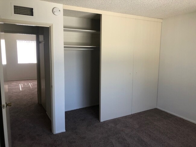 Building Photo - 4392 Green Ave