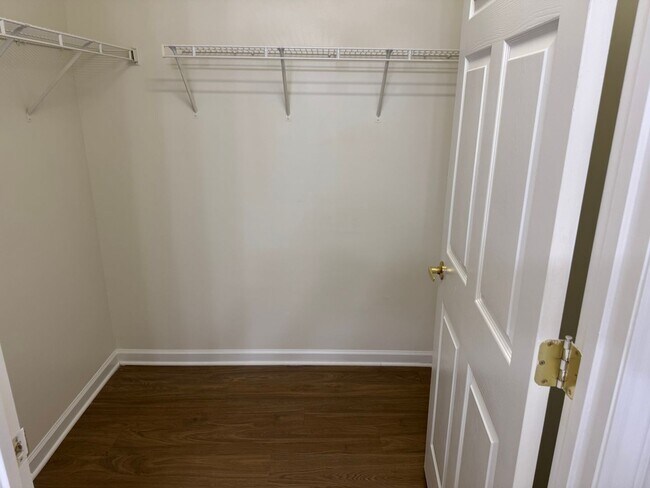 Building Photo - 11371 Clubhaven Pl
