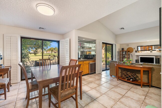 Building Photo - 17 Mission Ct