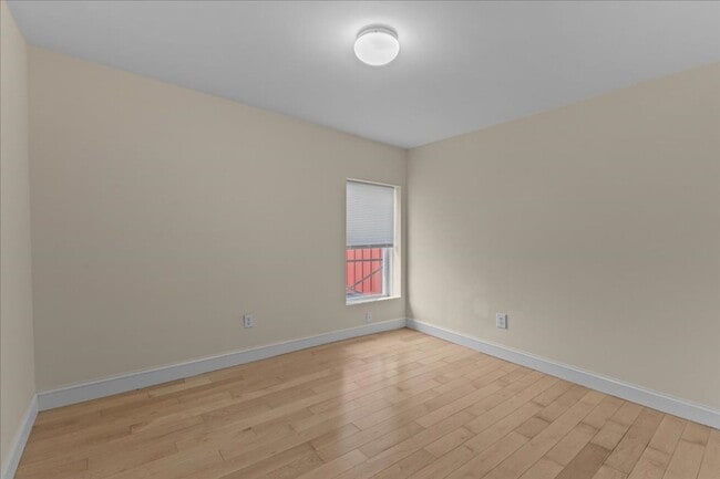 Building Photo - 141 Main St