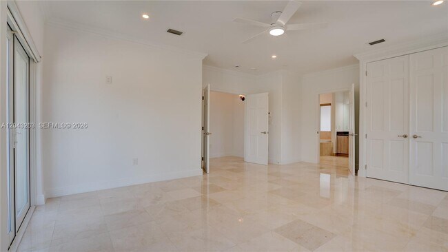 Building Photo - 500 SW 51st Ct