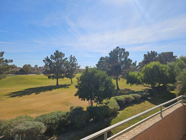 Building Photo - 2 BED , 2 BATH CONDO ON PRIVATE GOLF COURS...