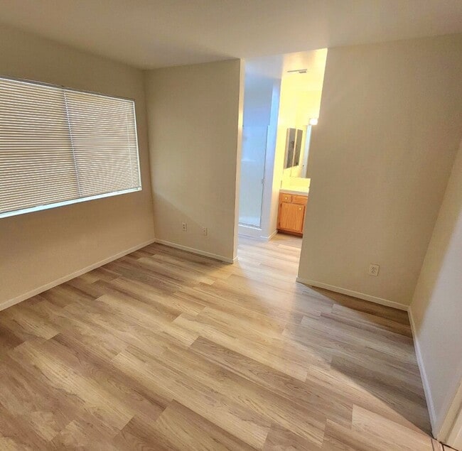 Building Photo - Bright & Renovated 3-Bedroom Home in NW Bakersfield – Walk to Schools & Polo Park