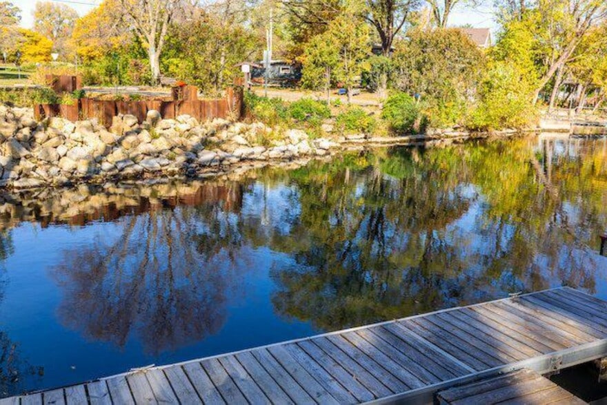 Building Photo - 5200 Lake Mendota Dr