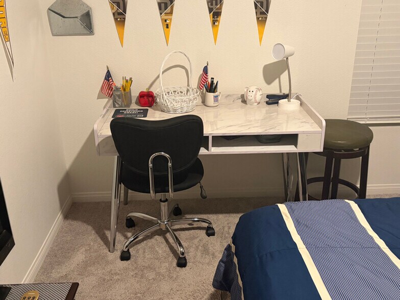 Building Photo - 28373 Deer Brush Dr