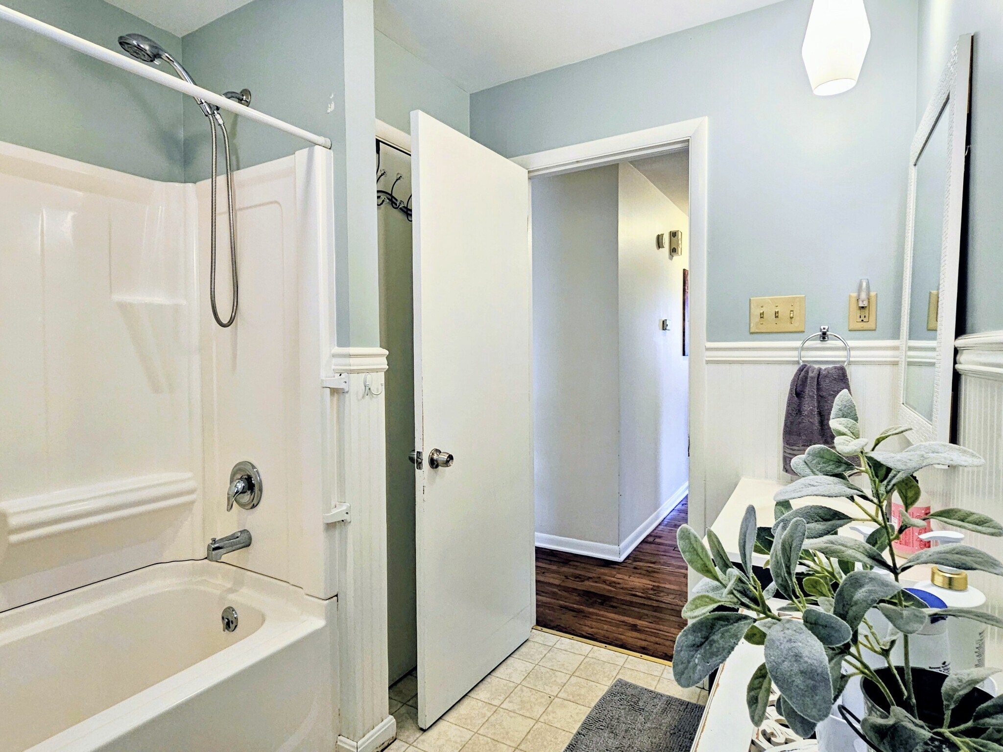 Building Photo - 1329 Landisville Rd